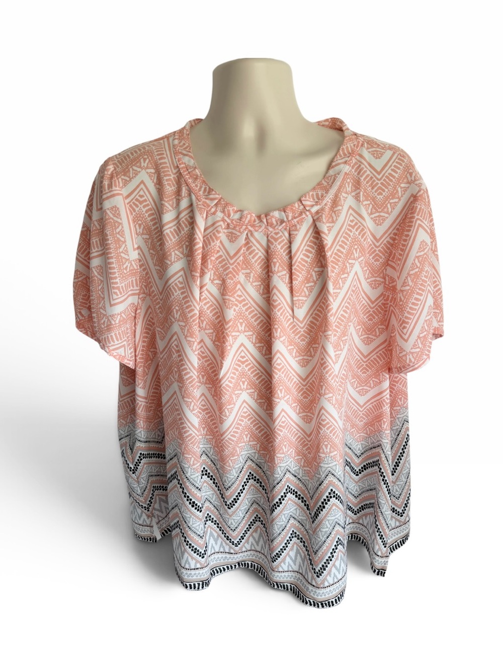 Women's Investments II 3X Peach Chevron Border Print Short Sleeve Blouse
